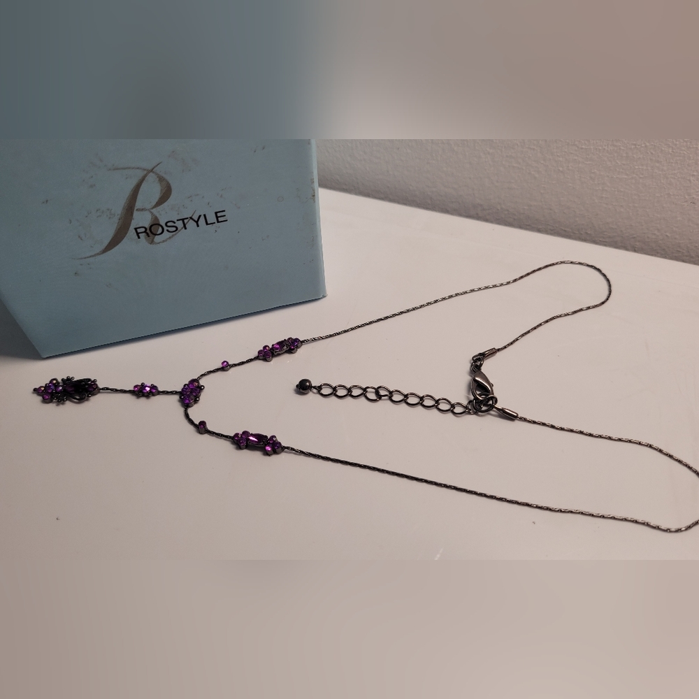 Y Dainy Necklace - Picture 4 of 5